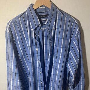 Nautica Men’s Long Sleeve Button-Down Shirt – Size Large. Pre-owned